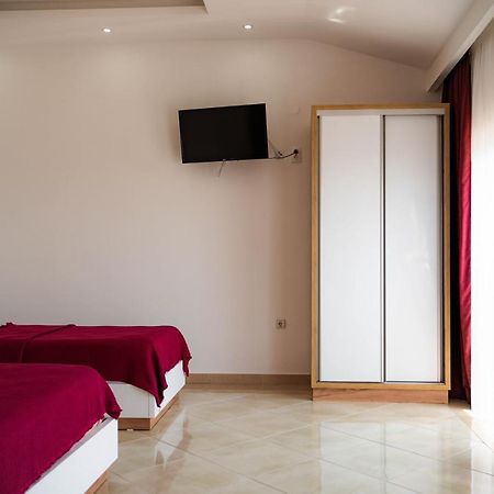 Apartments Villa Egzon 울친 외부 사진