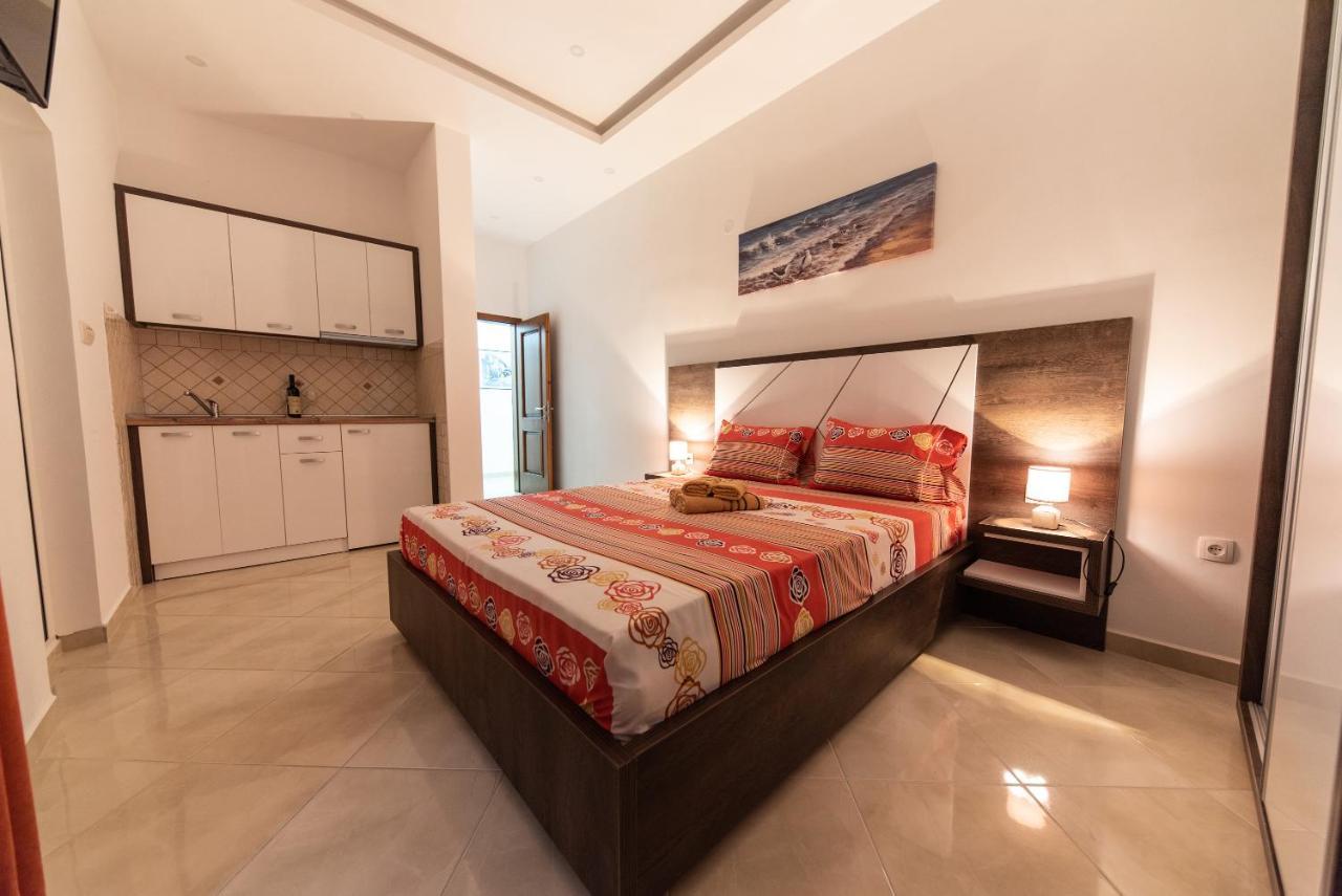 Apartments Villa Egzon 울친 외부 사진