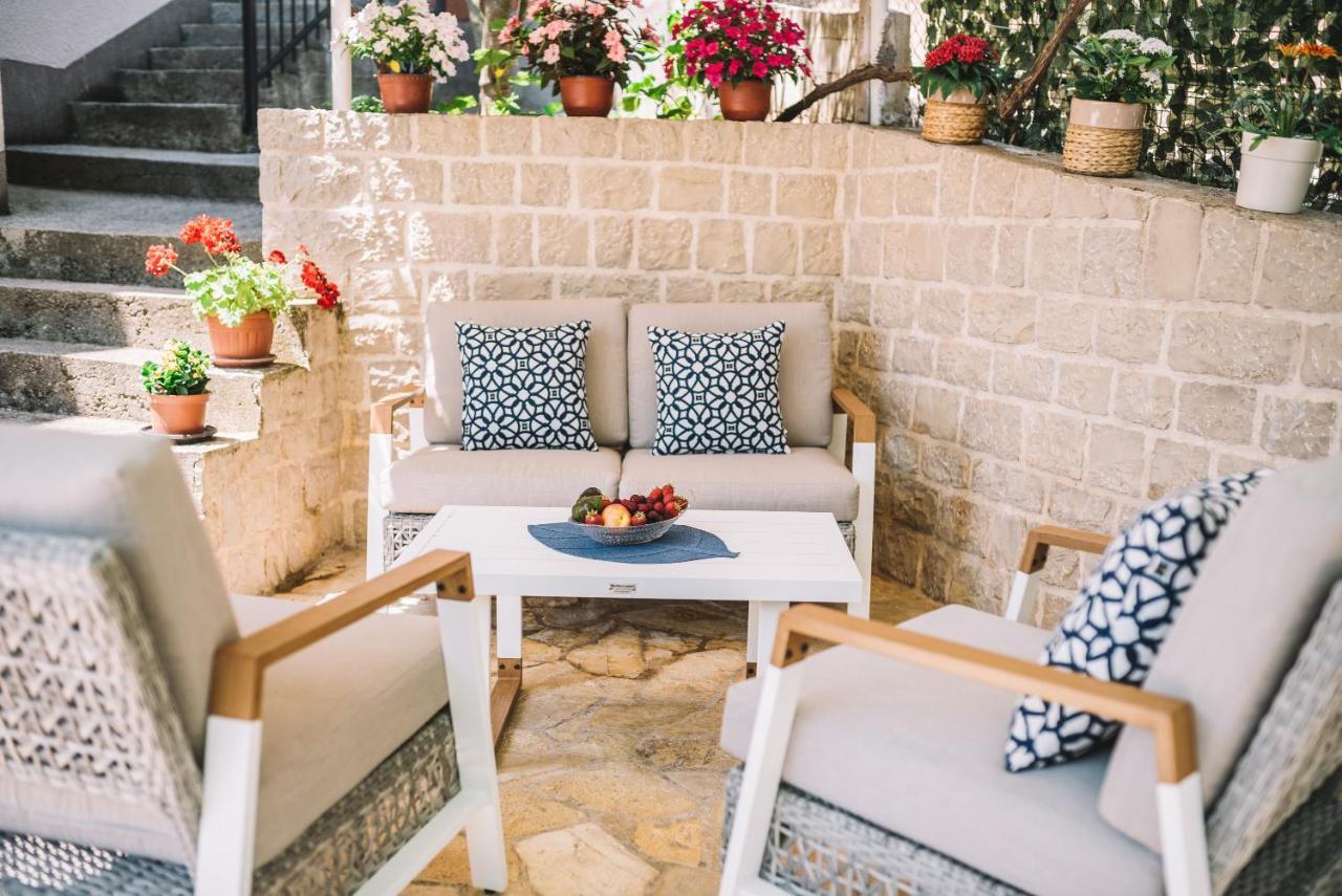 Apartments Villa Egzon 울친 외부 사진