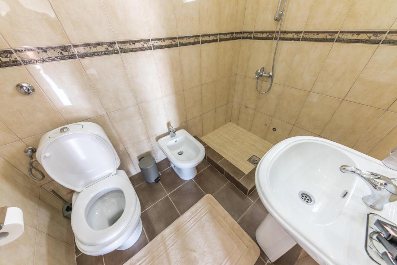 Apartments Villa Egzon 울친 외부 사진