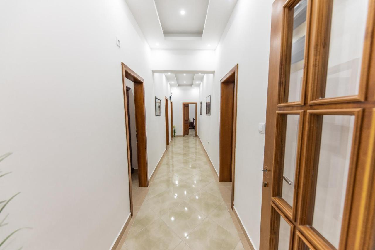 Apartments Villa Egzon 울친 외부 사진