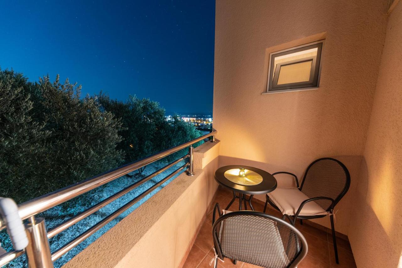 Apartments Villa Egzon 울친 외부 사진