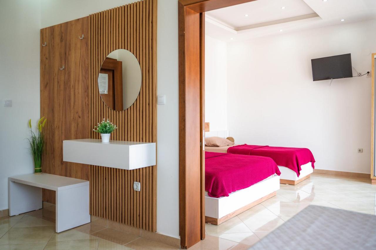 Apartments Villa Egzon 울친 외부 사진