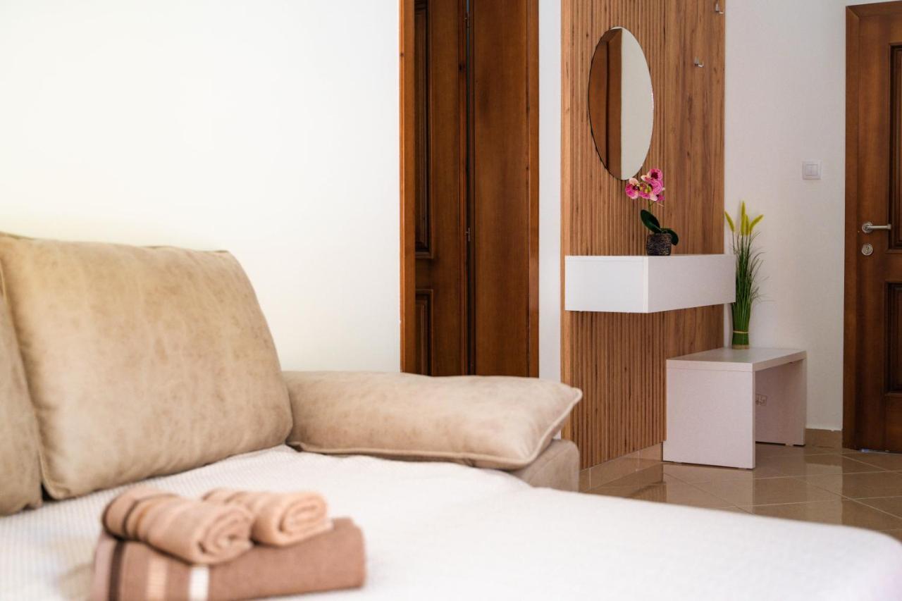 Apartments Villa Egzon 울친 외부 사진