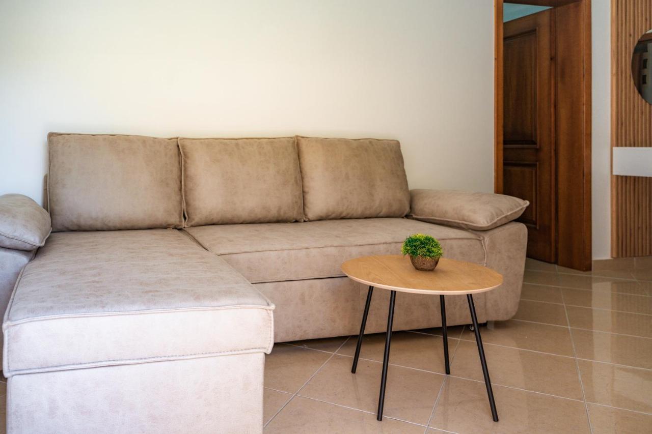 Apartments Villa Egzon 울친 외부 사진