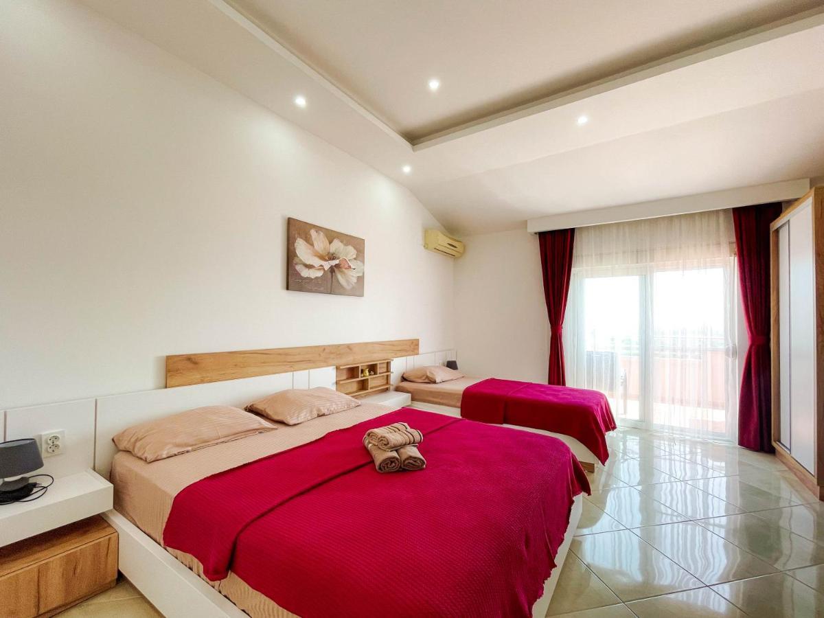 Apartments Villa Egzon 울친 외부 사진