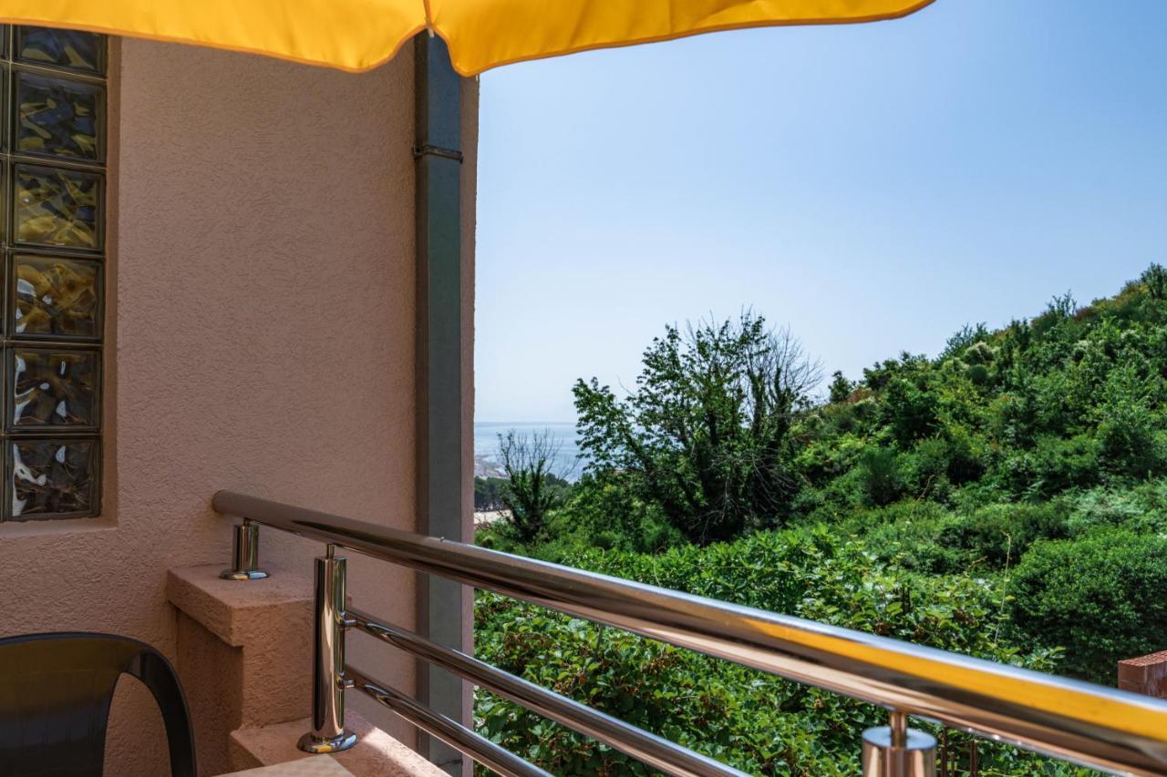 Apartments Villa Egzon 울친 외부 사진